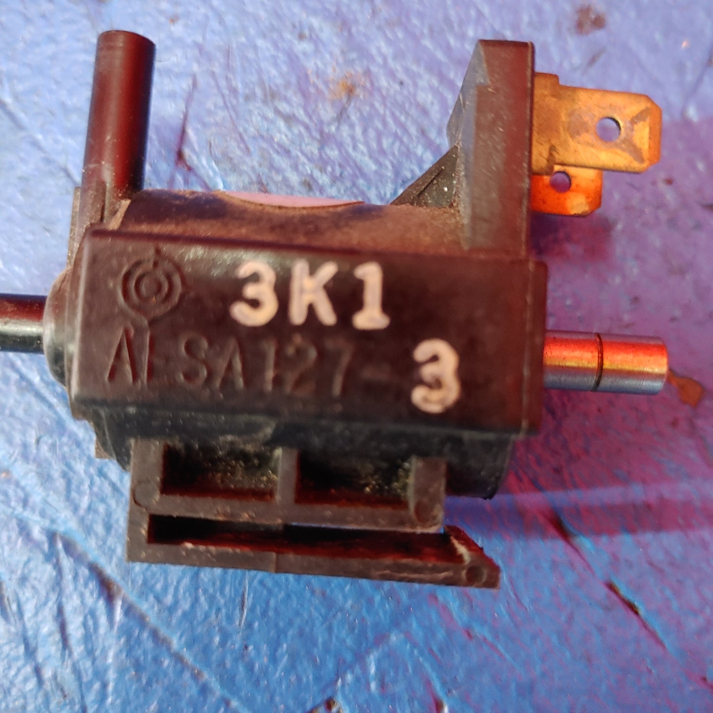 LHD, RHD Vacuum Solenoid Valve AESA127 RX7 FD FD3S 93 - 02 Mazda S11B18/11