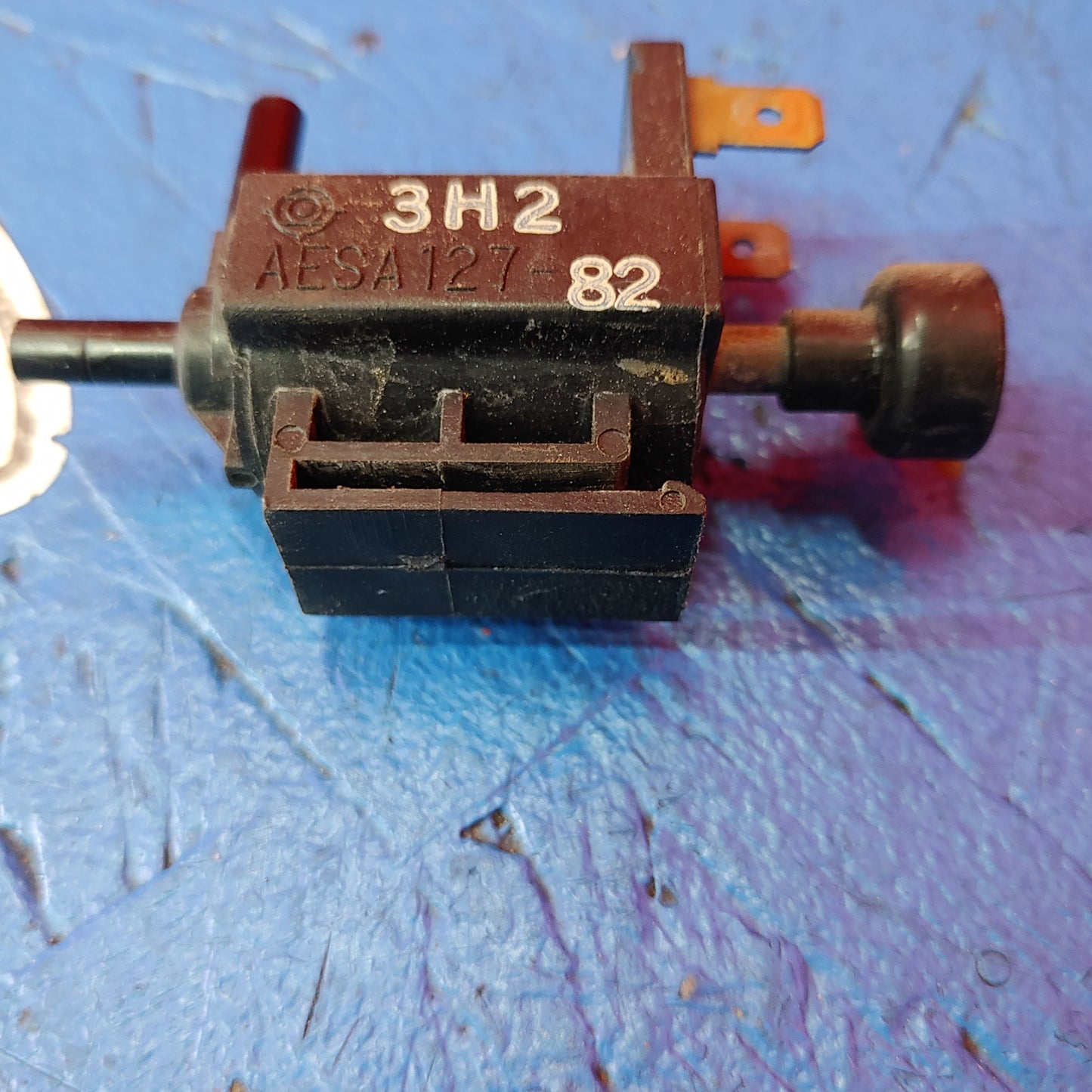 LHD, RHD Vacuum Solenoid Valve AESA127 RX7 FD FD3S 93 - 02 Mazda S11B18/6