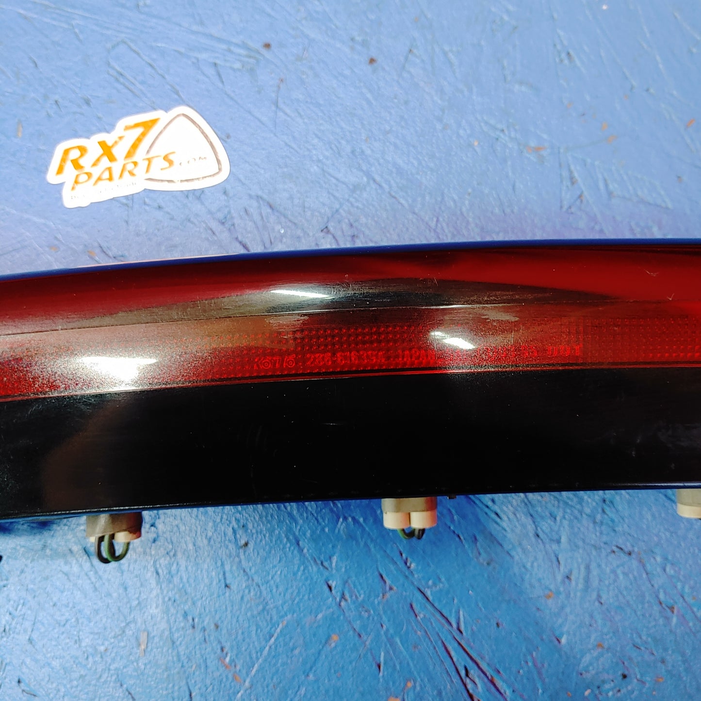 LHD, RHD Koito 93-98 Taillight Center Section Garnish 286-61639 RX7 FD FD3S 93 - 02 Mazda S4B0/78